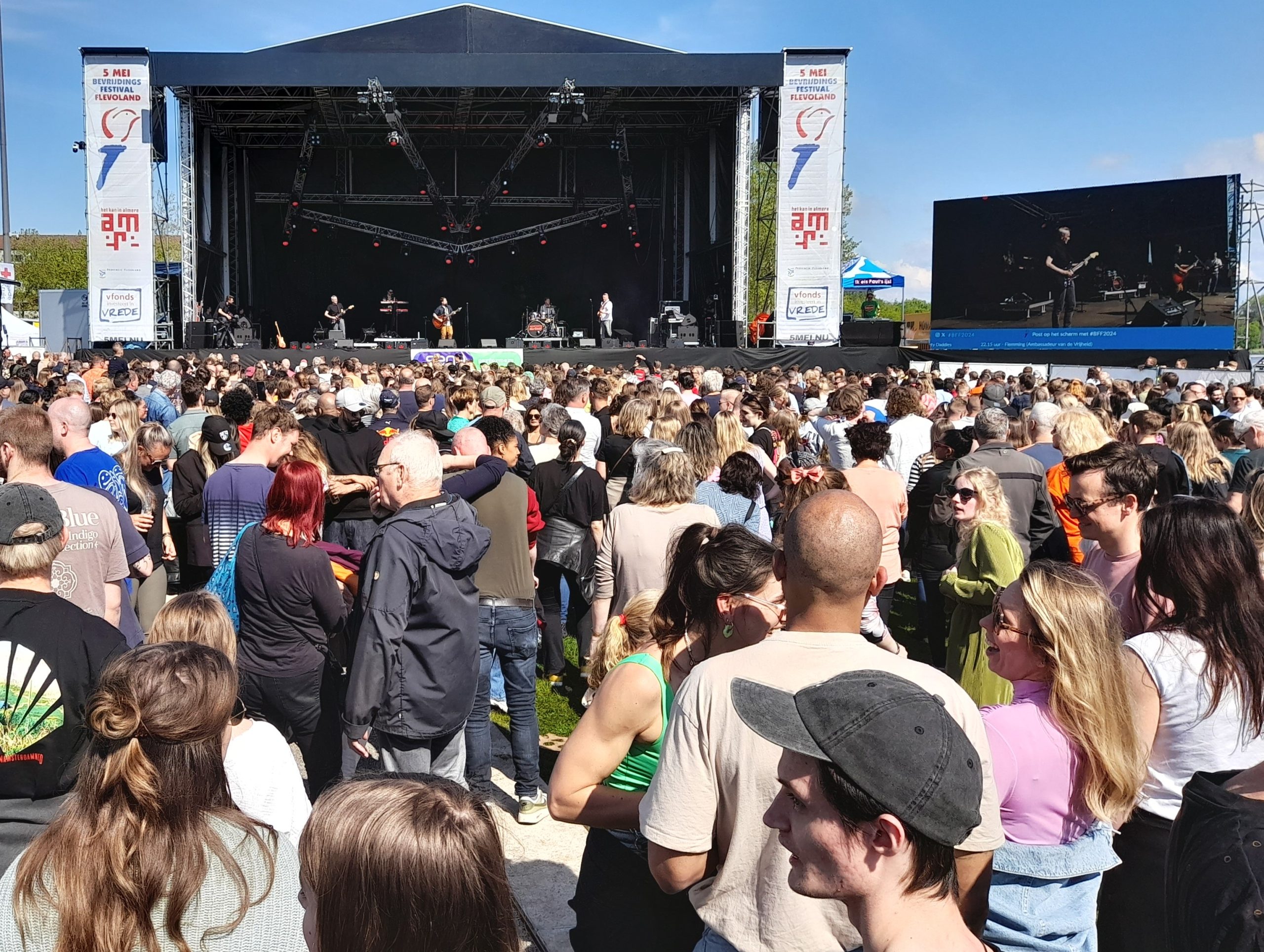 esplanade 5 mei klein