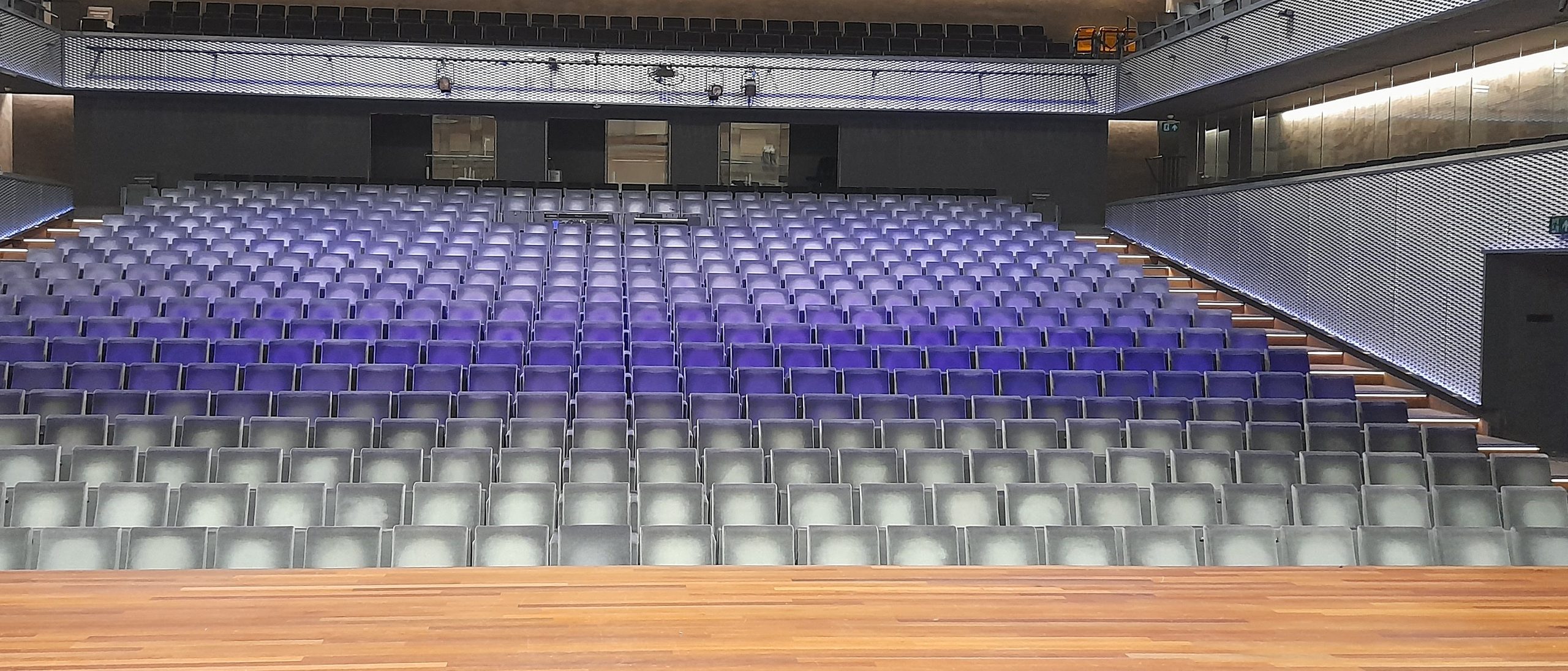 kunstlinie grote zaal 2xx